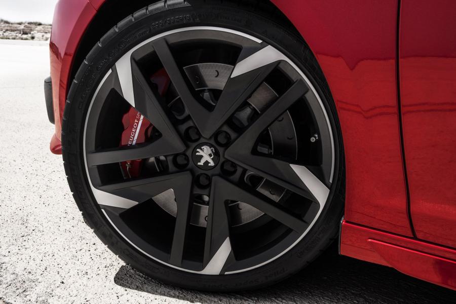 Колеса Peugeot 308 GTi 2015 года  (фото 38 из 65)